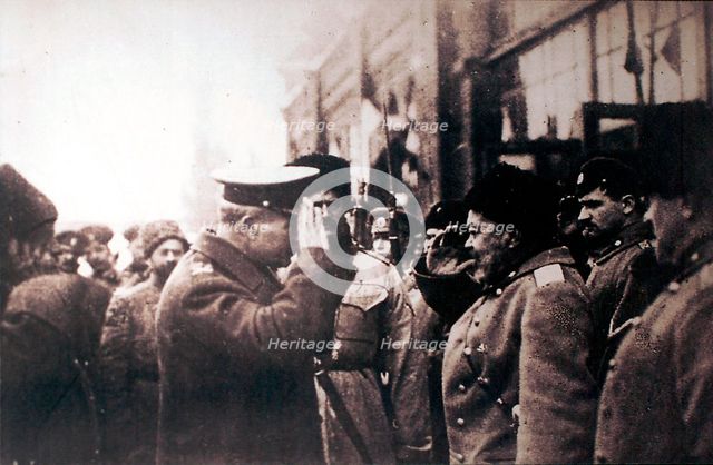 White Russian General Anton Denikin mees British Major-General Frederick Poole, Russia, 1918. Artist: Anon