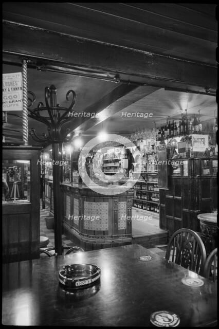 Whitelock's public house, 8 Turk's Head Yard, Leeds, West Yorkshire, c1955-c1980. Creator: Ursula Clark.