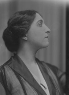 Wichel, William, Mrs., portrait photograph, 1916. Creator: Arnold Genthe