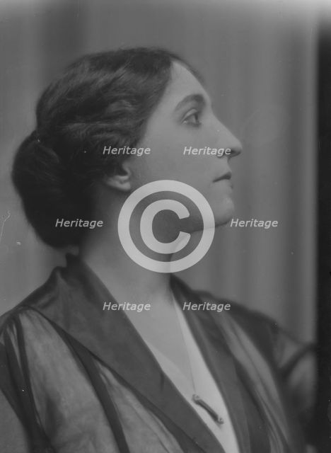 Wichel, William, Mrs., portrait photograph, 1916. Creator: Arnold Genthe.
