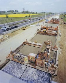 Widening works on the M1 in Hertfordshire, 18/05/1982. Creator: John Laing plc