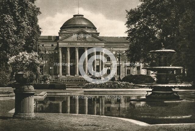 'Wiesbaden - Kurhaus', 1931. Artist: Kurt Hielscher.
