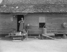 Wife and child of sharecropper near Gaffney, South Carolina, 1937. Creator: Dorothea Lange