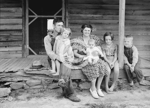 Wife and children of tobacco sharecropper on front..., Person County, North Carolina, 1939 Creator: Dorothea Lange.