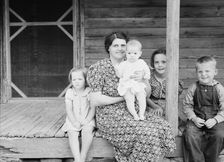 Wife and children of tobacco sharecropper on front..., Person County, North Carolina, 1939 Creator: Dorothea Lange