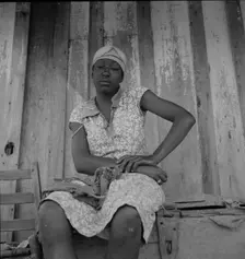 Wife of Mississippi sharecropper, 1937. Creator: Dorothea Lange