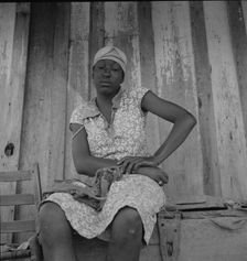 Wife of Mississippi sharecropper, 1937. Creator: Dorothea Lange