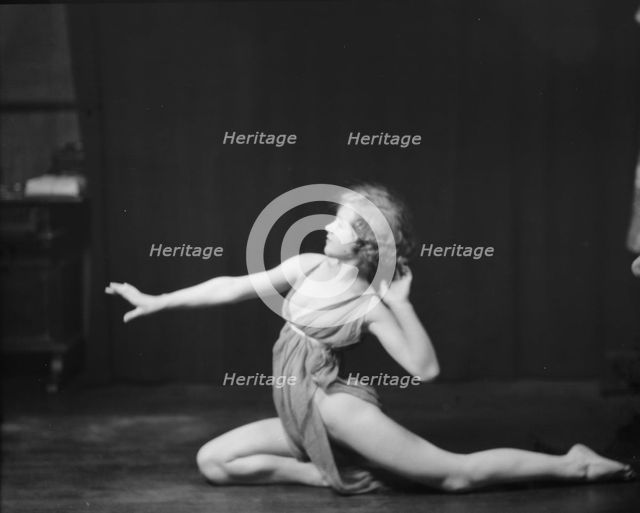 Wild, Lois, 1921 Feb. 9. Creator: Arnold Genthe.