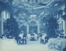 Willard Hotel - dining room, between 1901 and 1910. Creator: Frances Benjamin Johnston
