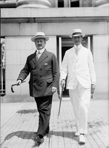 William Gibbs McAdoo, Secretary of The Treasury, right, with John Skelton Williams, 1914. Creator: Harris & Ewing