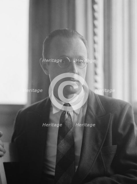 William Muschenheim, portrait photograph, between 1911 and 1942. Creator: Arnold Genthe.