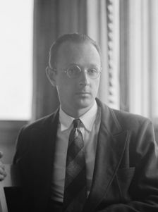 William Muschenheim, portrait photograph, between 1911 and 1942. Creator: Arnold Genthe