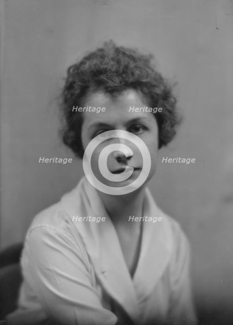 Williams, Miss, portrait photograph, 1917 Apr. 14. Creator: Arnold Genthe.