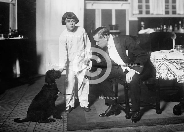Willie Collier and son, between c1910 and c1915. Creator: Bain News Service.