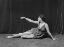 Wilson, Miss, not before 1916. Creator: Arnold Genthe