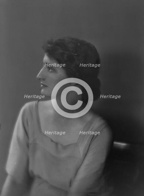 Wilson, Miss, portrait photograph, 1916. Creator: Arnold Genthe.