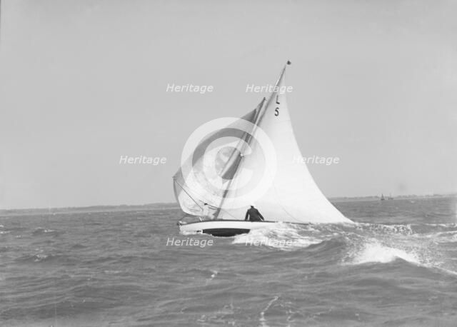 Windy conditions for the 6 Metre yacht 'Snowdrop', 1911. Creator: Kirk & Sons of Cowes.
