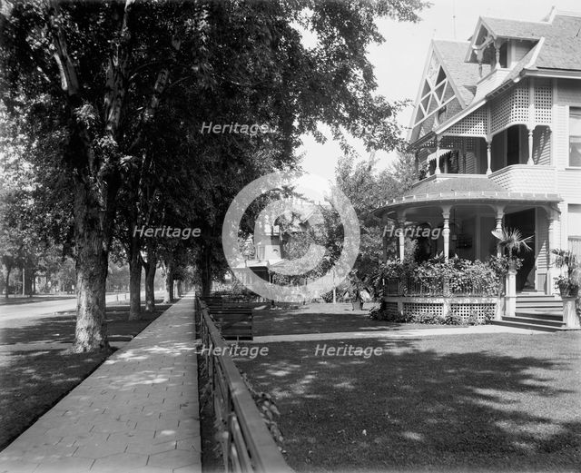 Winona, residences on Broadway, between 1880 and 1899. Creator: Unknown.