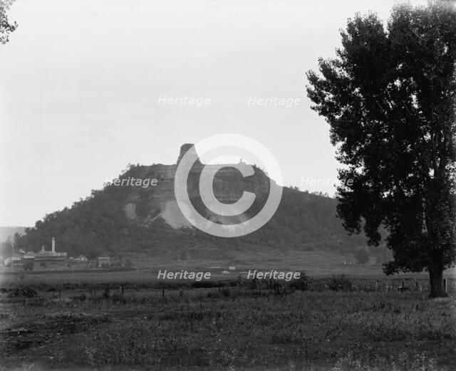 Winona, Sugar Loaf Rocks, near view, c1898. Creator: Unknown.