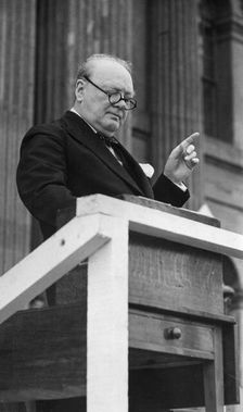 Winston Churchill addressing a 60,000 strong crowd at Blenheim Palace, Oxfordshire, 1947. Creator: Unknown