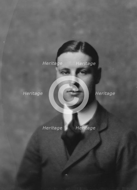 Winter, Mr., the younger, portrait photograph, 1917 May 3. Creator: Arnold Genthe.