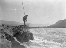 Wishham (i.e., Wishram) fishing platform, c1910. Creator: Edward Sheriff Curtis