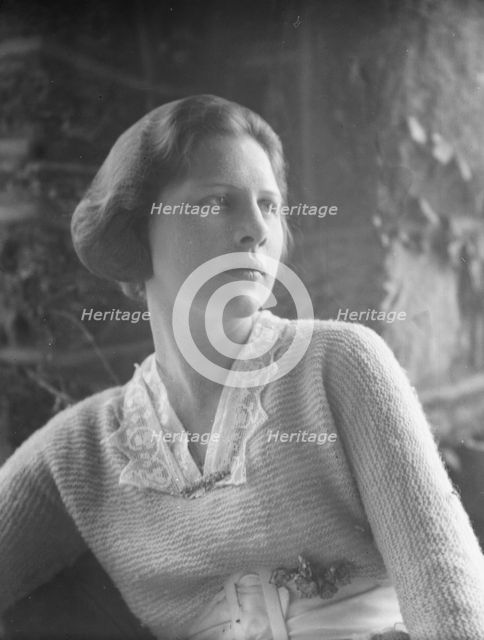Wullner, Miss, portrait photograph, 1918 Creator: Arnold Genthe.