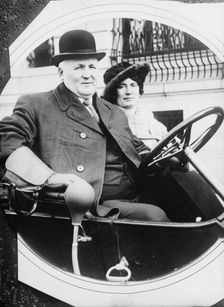 W.W. McCredie & wife, between c1910 and c1915. Creator: Bain News Service