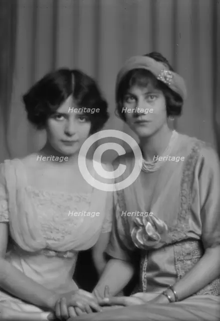Wyatt, Florence, and Constance Woodward, portrait photograph, 1912 May 24. Creator: Arnold Genthe.
