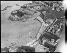 Towan Promenade and Towan Beach, Newquay, Cornwall, c1930s. Creator: Arthur William Hobart