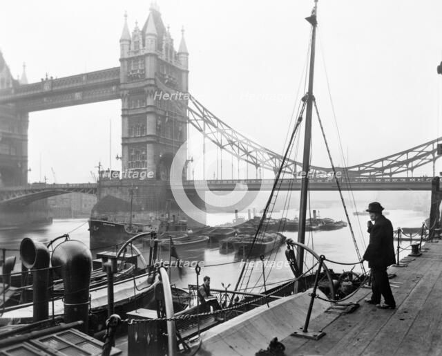 Tower Bridge, Stepney, Tower Hamlets, London. Artist: George Davison Reid
