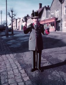 Town crier reading proclamation, Hocktide Festival, Hungerford, Berkshire, c1955. Creator: Arthur Charles Kirby Ware