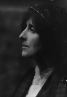 Todd, Helen, portrait photograph, 1913. Creator: Arnold Genthe