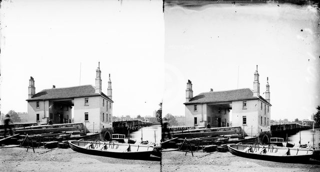 Toll House, Putney Bridge, Fulham, London, c1870-1886. Artist: York & Son