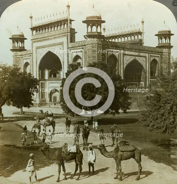 Tomb of Akbar, Sikandarah, Uttar Pradesh, India, c1900s(?).Artist: Underwood & Underwood