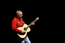 Tommy Emmanuel, Hawth, Crawley, West Sussex, january 12, 2017. Artist: Brian O'Connor