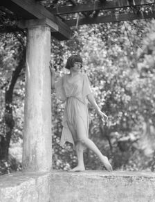 Tonetti, Miss, at Sneding's Landing, 1921 June 7. Creator: Arnold Genthe