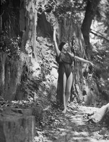 Tonetti, Miss, at Sneding's Landing, 1921 June 7. Creator: Arnold Genthe