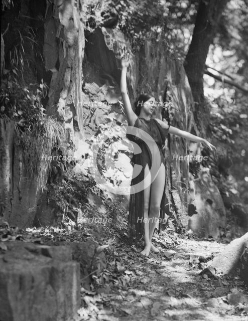 Tonetti, Miss, at Sneding's Landing, 1921 June 7. Creator: Arnold Genthe.