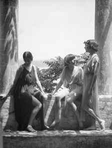 Tonetti, Misses, at Sneding's Landing, 1921 June 7. Creator: Arnold Genthe