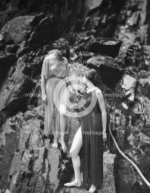 Tonetti, Misses, at Sneding's Landing, 1921 June 7. Creator: Arnold Genthe.