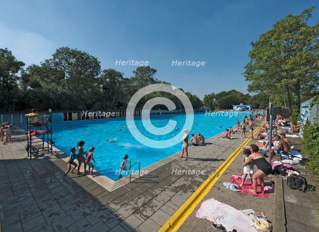 Tooting Bec Lido, Tooting Bec Road, Streatham, Wandsworth, London, 2013. Creator: Simon Inglis.
