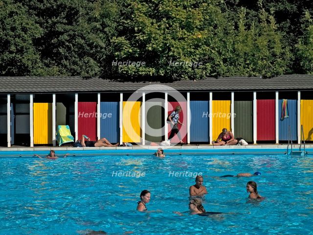 Tooting Bec Lido, Tooting Bec Road, Streatham, Wandsworth, London, 2013. Creator: Simon Inglis.