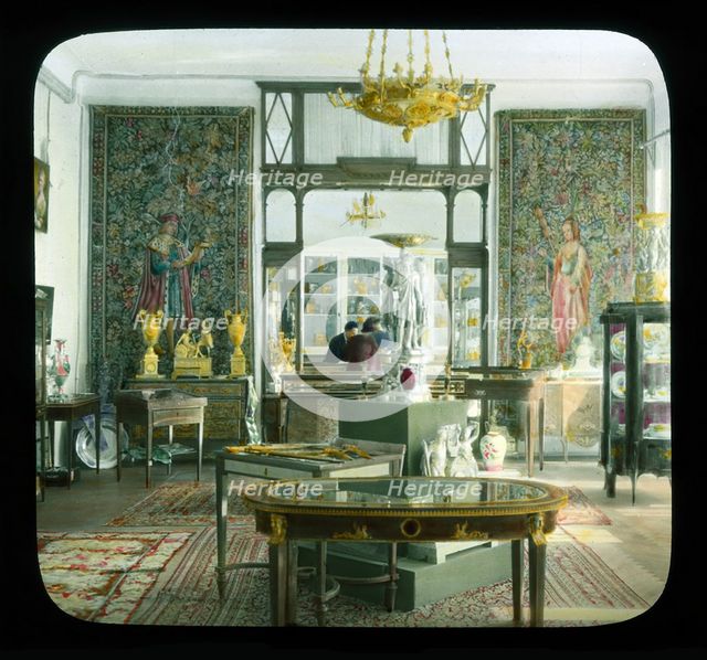 Torgsin store (Trade with foreigners) Interior, Moscow. Artist: DeCou, Branson (1892-1941)