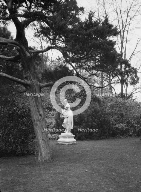 Taylor, Myron C., Mr., residence and grounds, Locust Valley, Long Island, New York, 1928 Nov. Creator: Arnold Genthe.