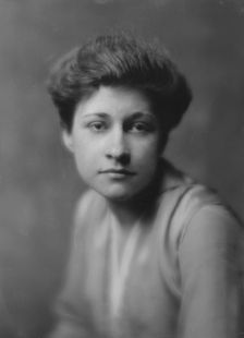 Taylor, A., Miss, portrait photograph, 1916 Mar. 2. Creator: Arnold Genthe