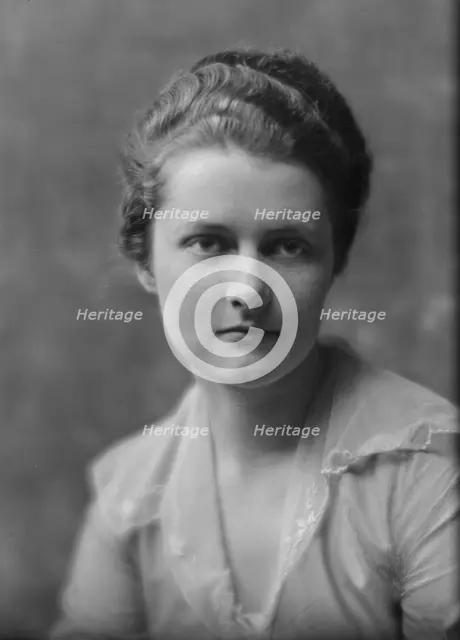 Taylor, J., Miss, portrait photograph, 1916 May 10. Creator: Arnold Genthe.