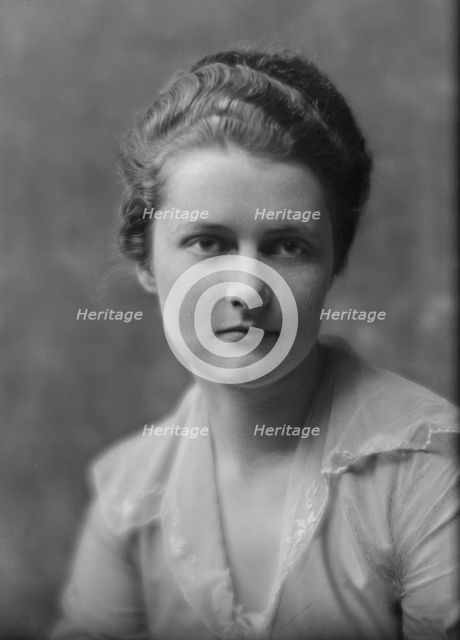 Taylor, J., Miss, portrait photograph, 1916 May 10. Creator: Arnold Genthe.