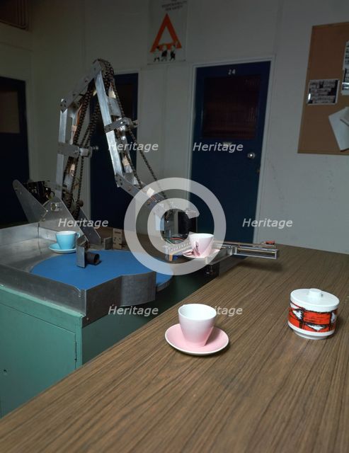 Table-clearing robot. Artist: Meredith Thring