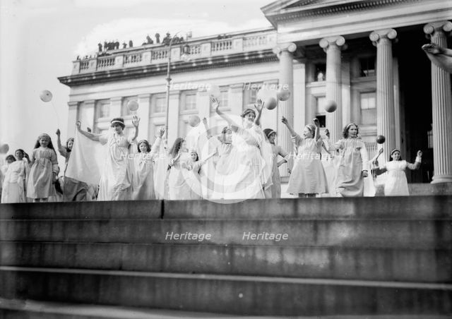 Tableaux, Treasury Wash., D.C. (Suff. Pageant), 1913. Creator: Bain News Service.